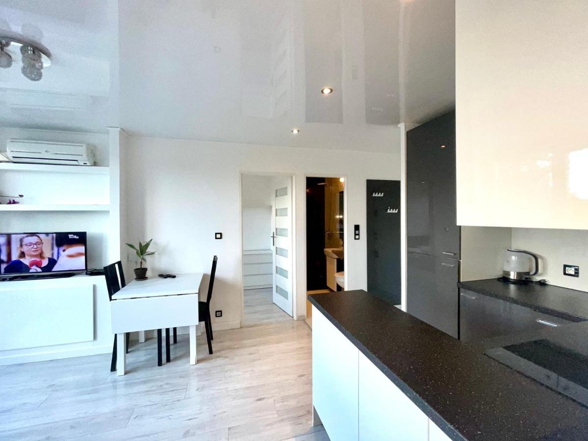 Sasi - Cozy Apartment For 6 People In Centre Varsovia Exterior foto